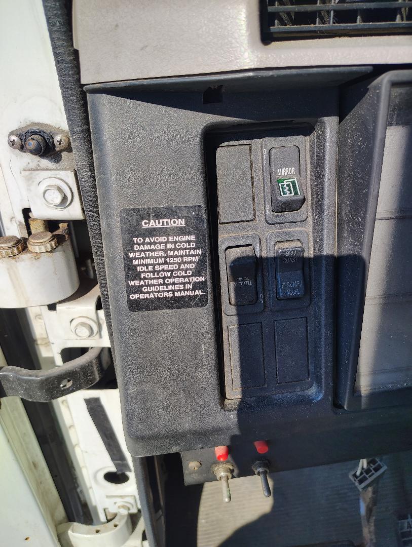 1999 INTERNATIONAL 4700 Low Profile T444E - Image 31